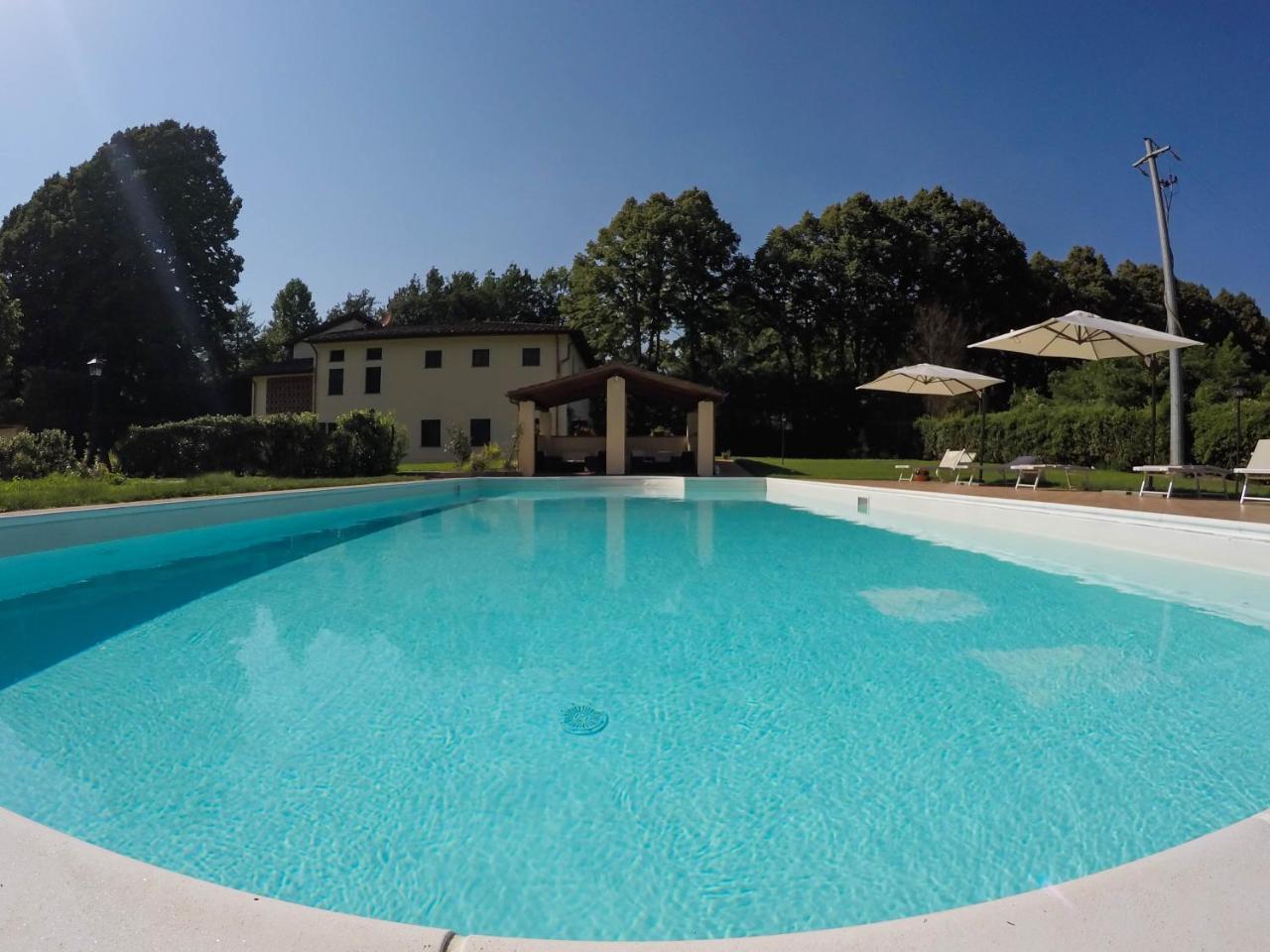 كامايوري Casale La Fata -Tipico Toscano Immerso Nelle Colline Tra Lucca E Versilia, 6 Appartamenti Indipendenti المظهر الخارجي الصورة