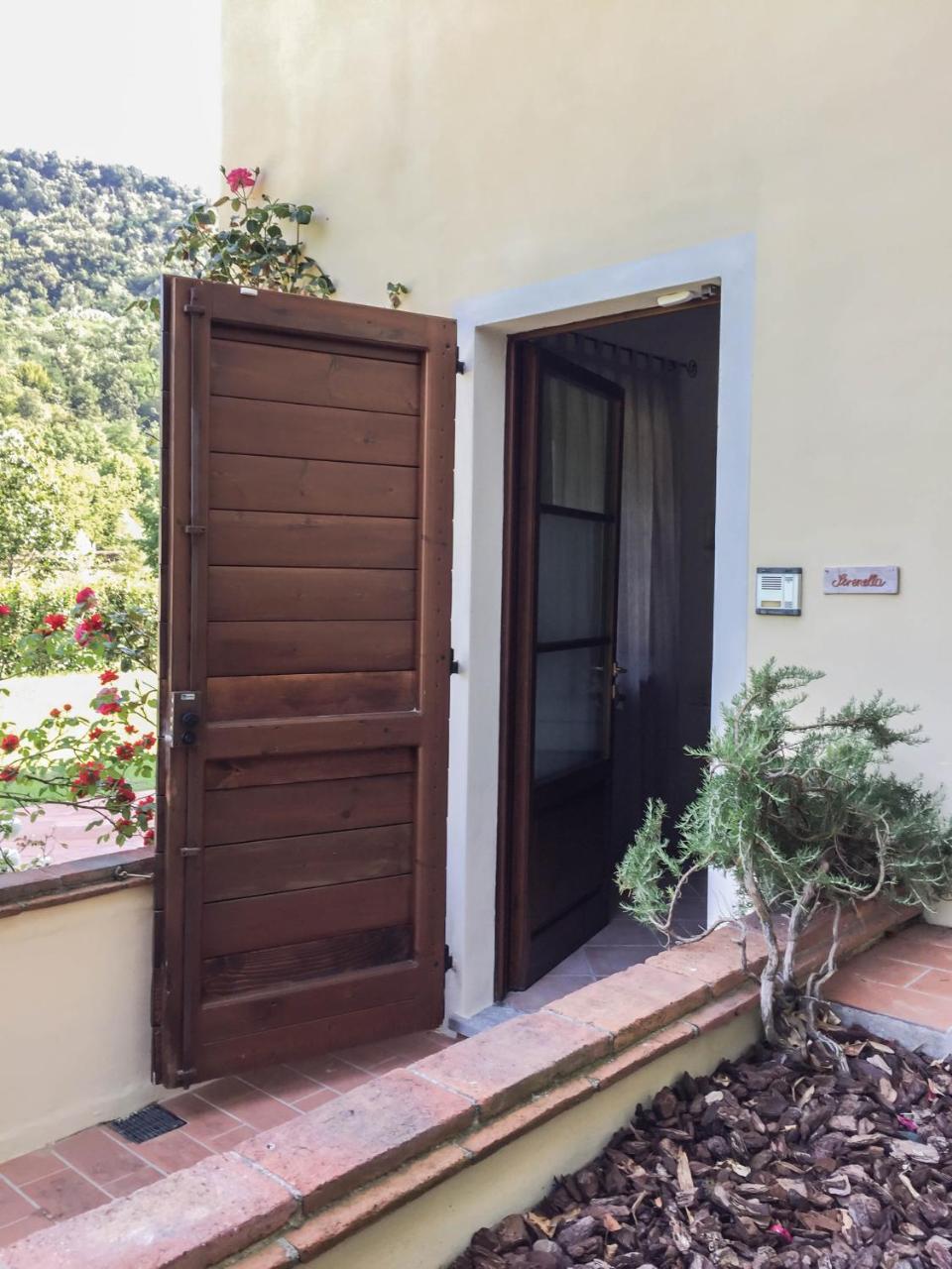 كامايوري Casale La Fata -Tipico Toscano Immerso Nelle Colline Tra Lucca E Versilia, 6 Appartamenti Indipendenti المظهر الخارجي الصورة