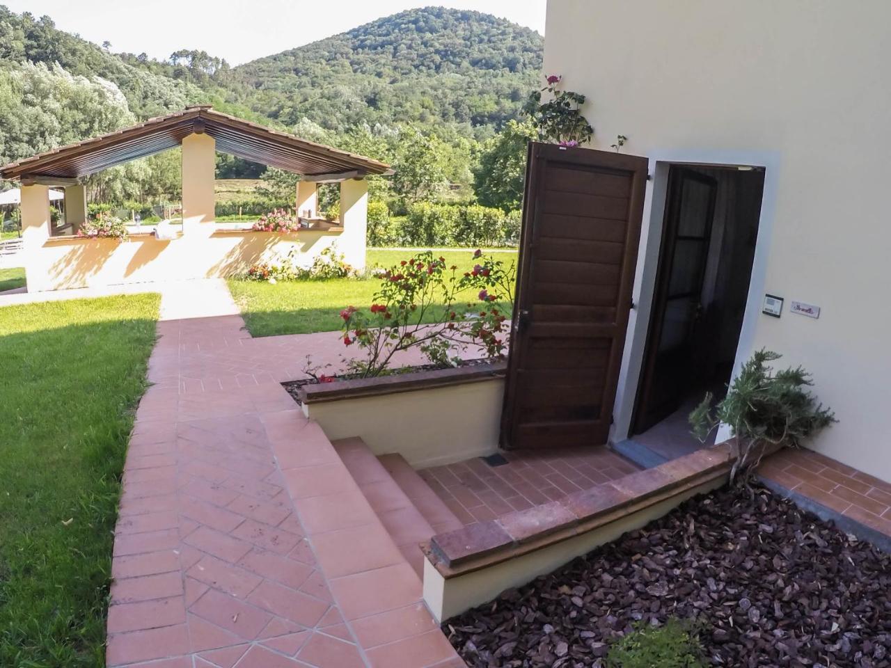 كامايوري Casale La Fata -Tipico Toscano Immerso Nelle Colline Tra Lucca E Versilia, 6 Appartamenti Indipendenti المظهر الخارجي الصورة